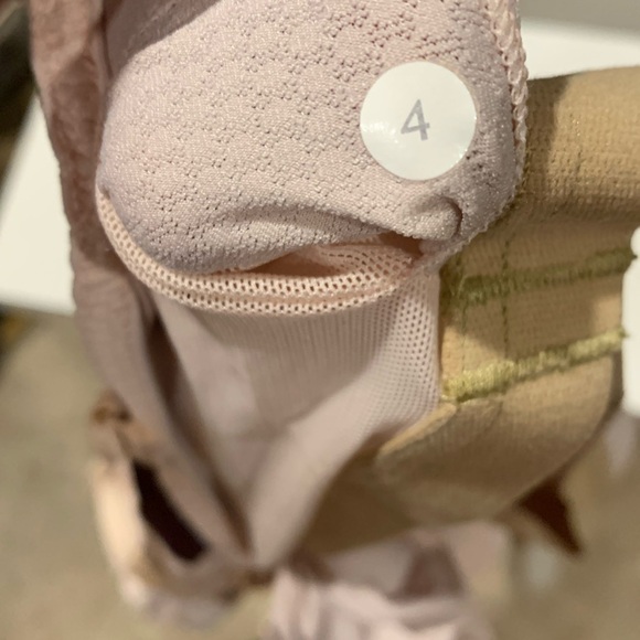 LULULEMON TANK TOP RUFFLE SIDE BABY PINK/ MAROON SIZE 4 - Picture 9 of 9